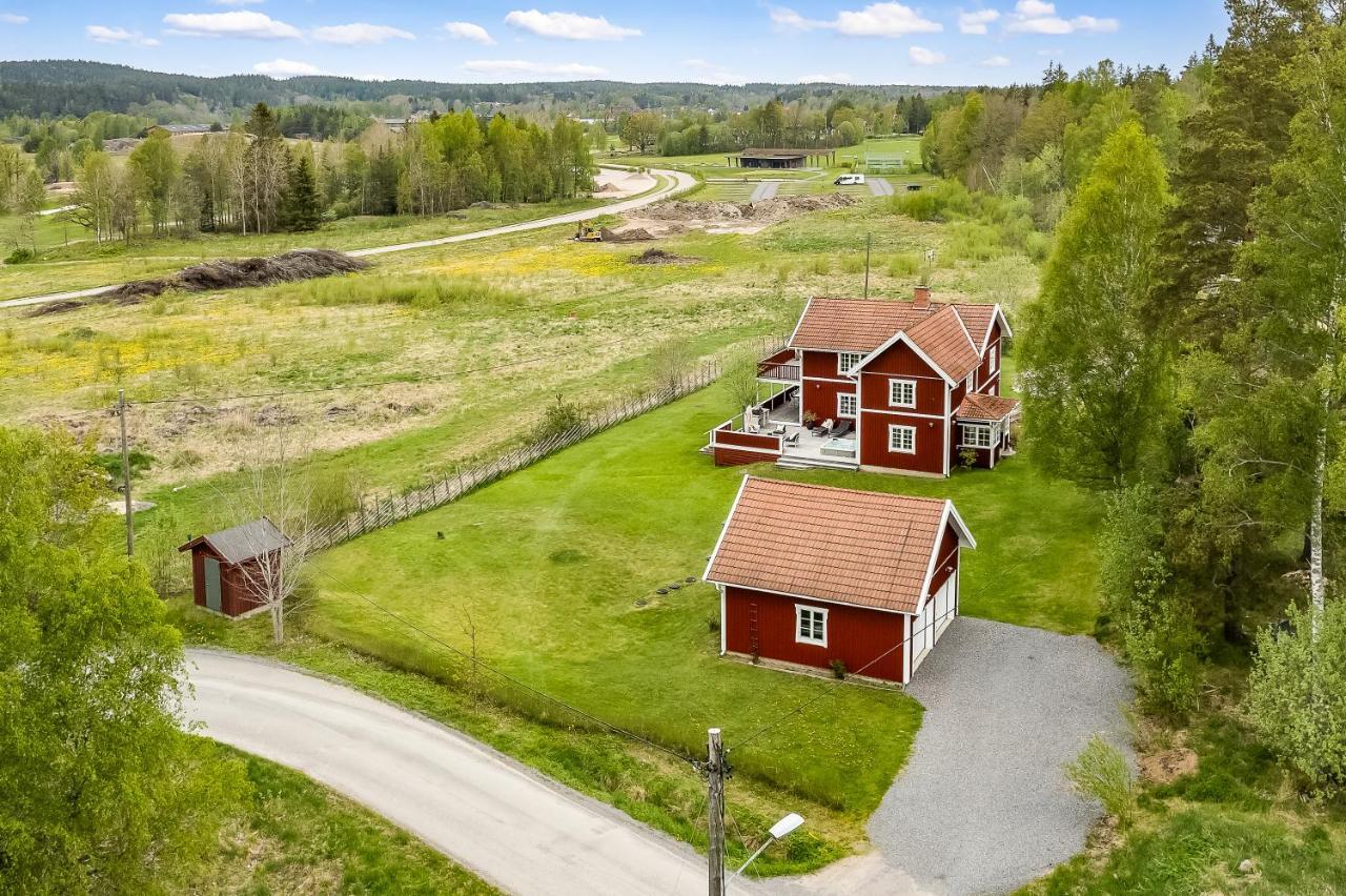 Charming Villa At Askersund Golf Resort Åmmeberg Eksteriør bilde